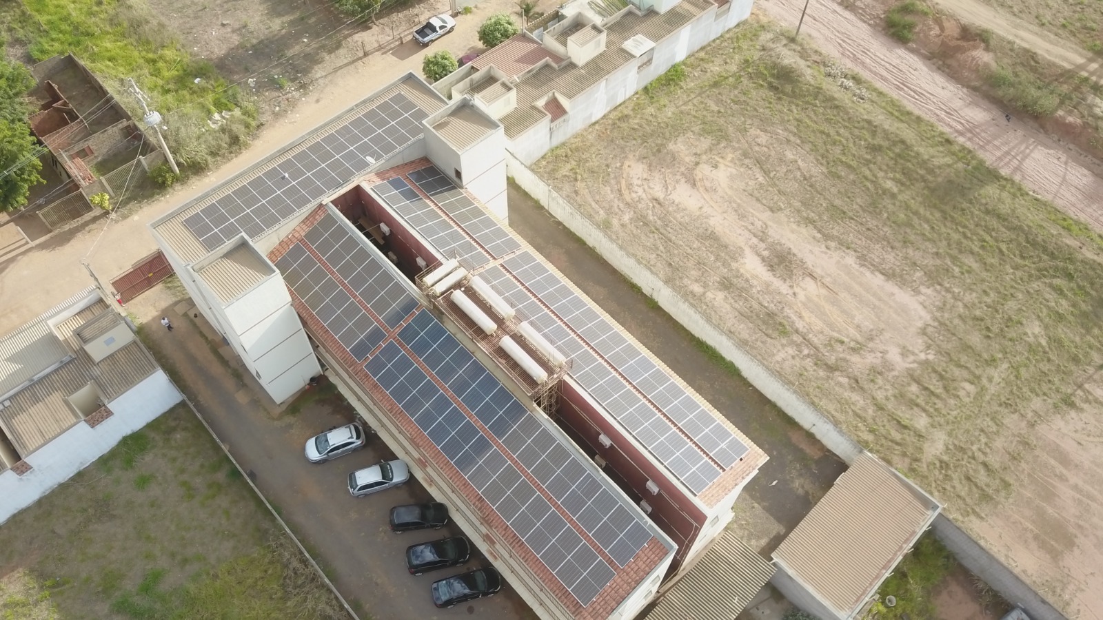 Comercial · Pousada · 126 Painéis — Verdis Energia